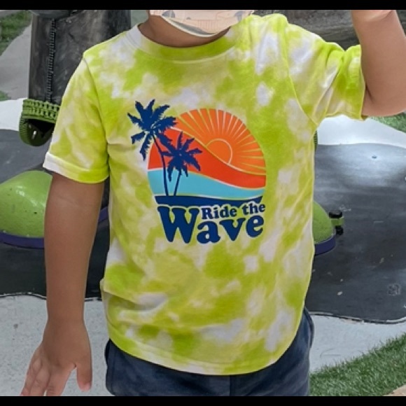 Set of two short shirts and one short pants - 3T - Picture 14 of 14